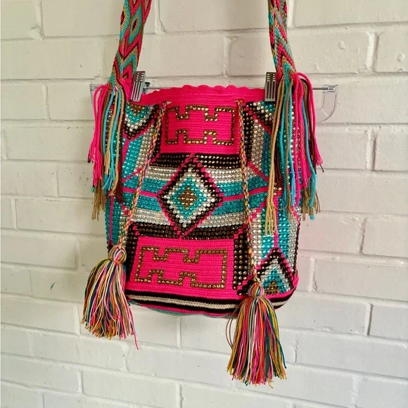 Handmade Pink Patterned Columbian Wayuu Bag with Gems - Picture 2 of 10